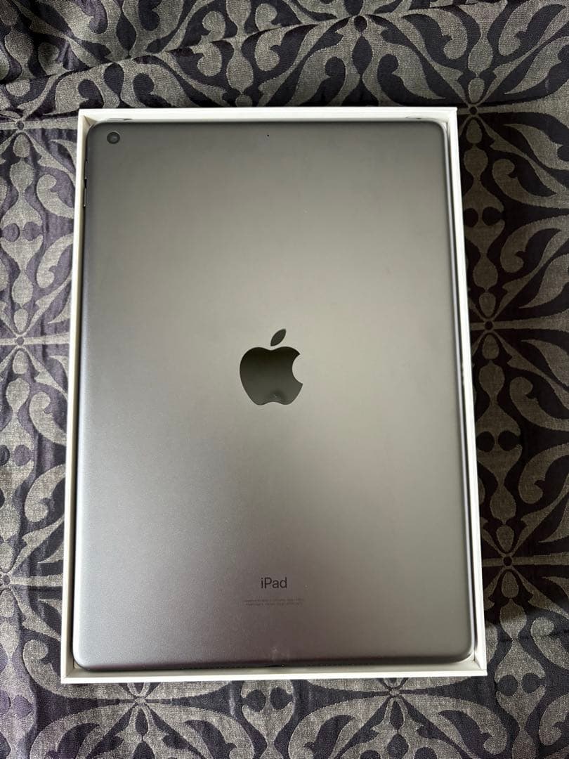Apple iPad 9世代64GB本体箱、充電器ケーブル付き
