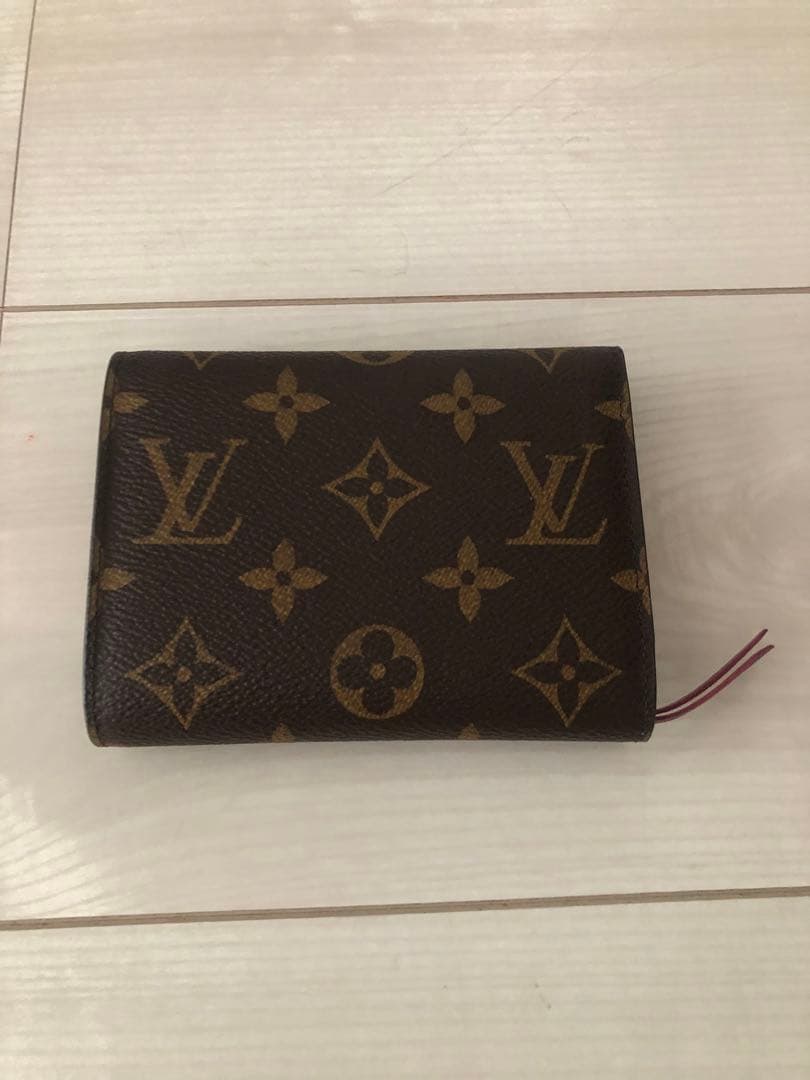 ミナミ　　　Louis Vuitton モノグラム ヴィクトリーヌ財布