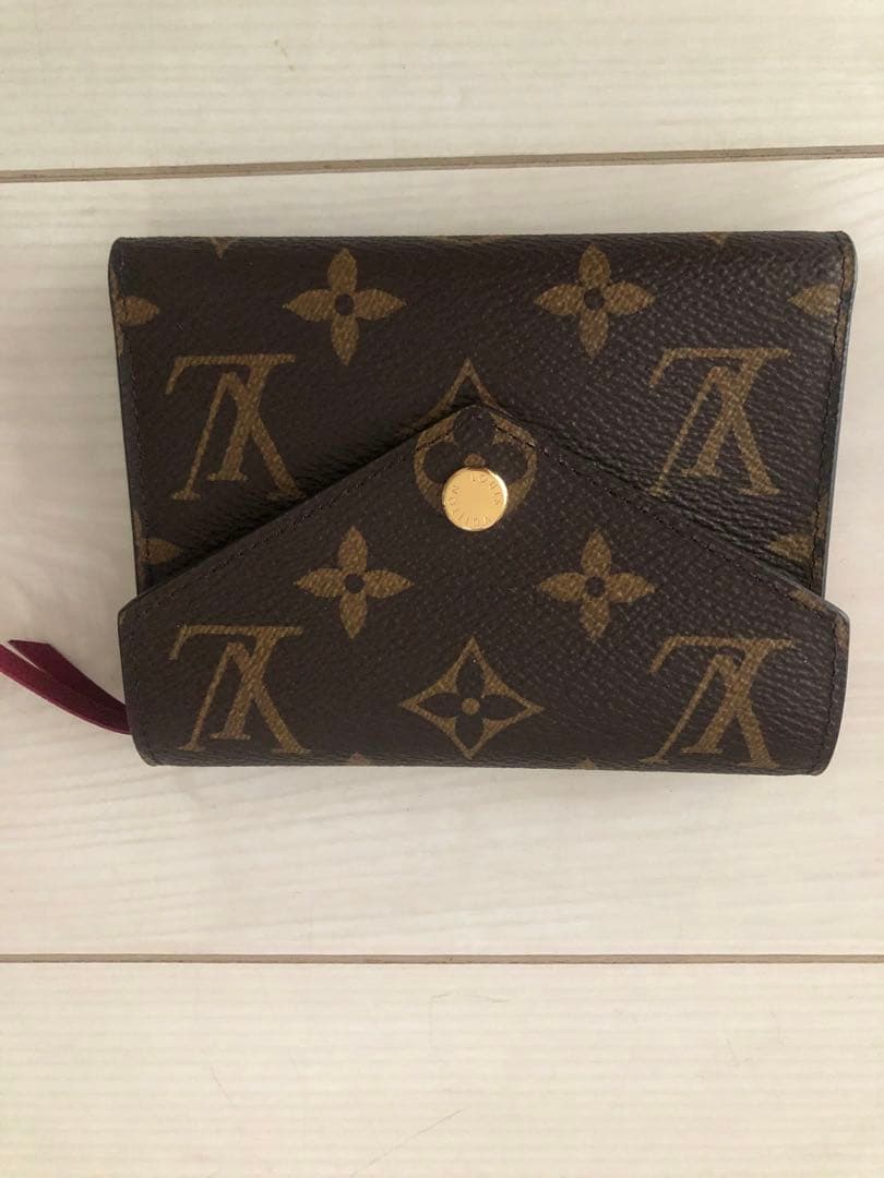 ミナミ　　　Louis Vuitton モノグラム ヴィクトリーヌ財布