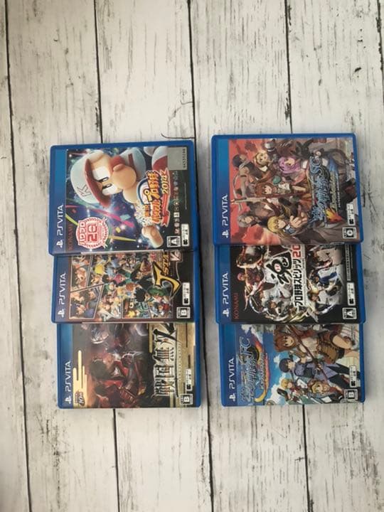 ps vita（Wi-Fiモデル）+専用カセット6枚付き