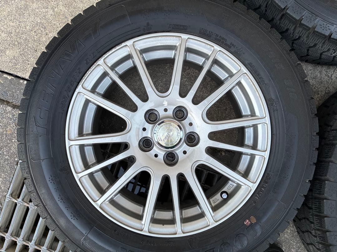 【送料込】22年バリ溝 スタッドレスタイヤ195/65R15 プリウスなど