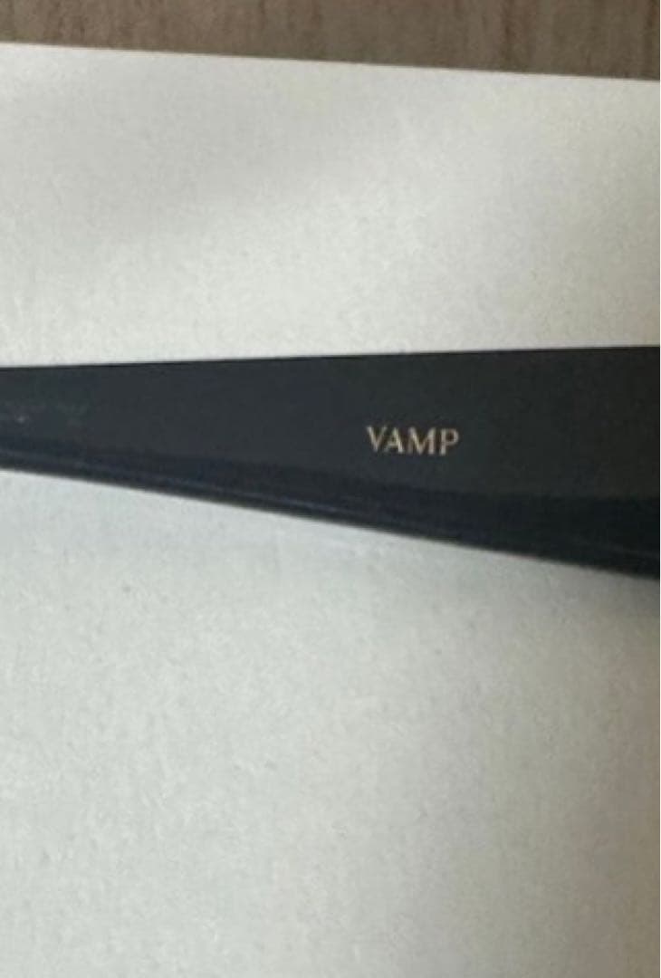 ジェントルモンスター　GENTLE MONSTER vamp“