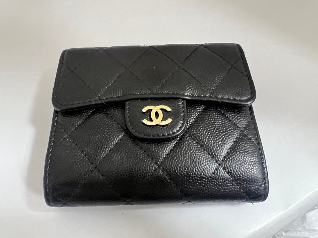 ふあ　CHANEL⭐️三つ折り⭐️マトラッセ⭐️キャビアスキン⭐️美品