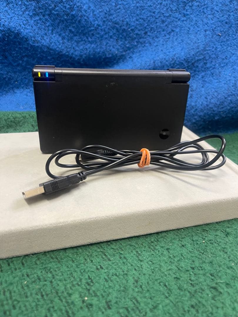 Nintendo DSi ブラック 本体 USB充電ケーブル付き