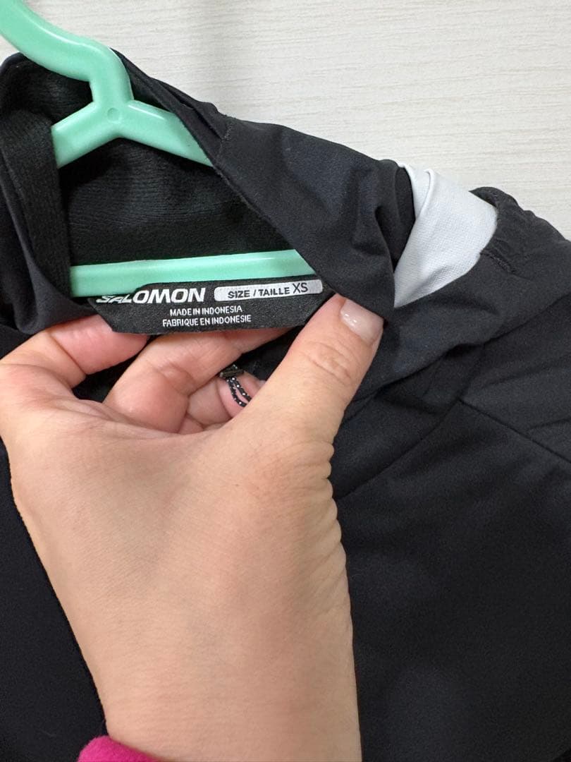 Salomon ブラック パーカーXS