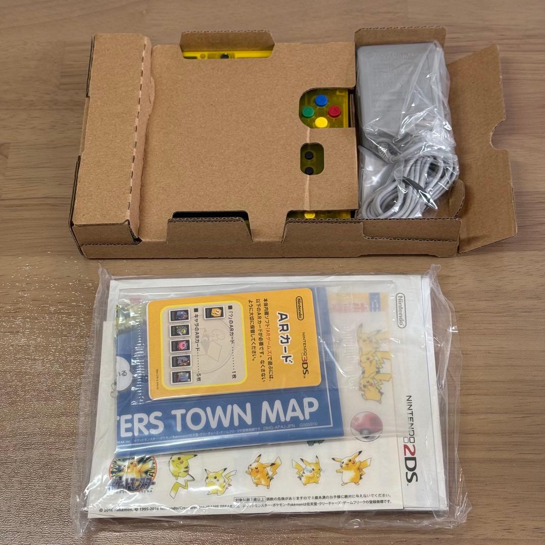 4-057【美品】ニンテンドー2DS ポケットモンスター ピカチュウ 箱付き