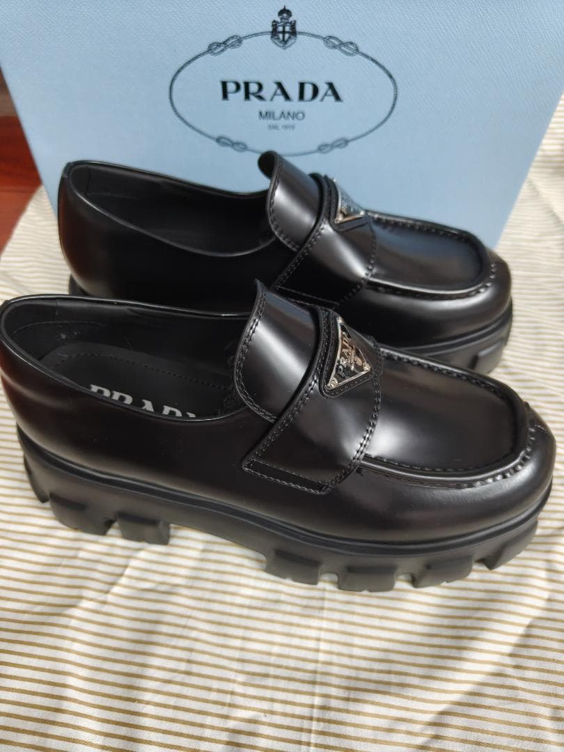 PRADA ブラックレザー ローファー 25cm