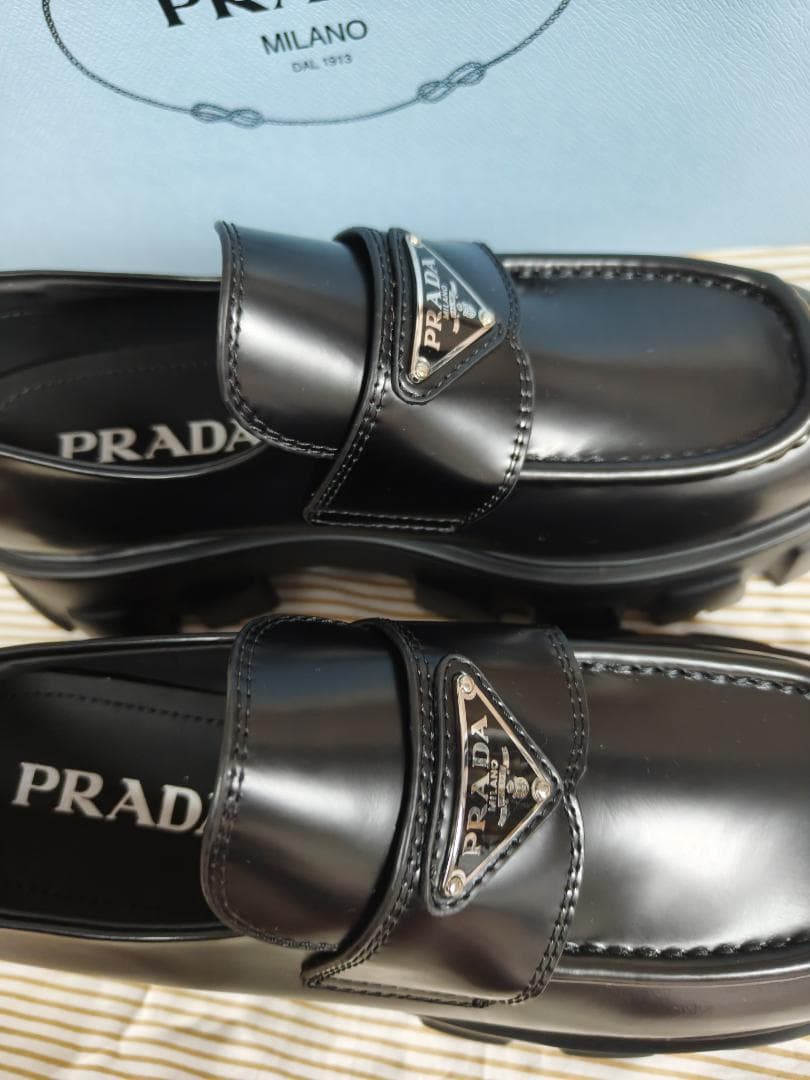 PRADA ブラックレザー ローファー 25cm