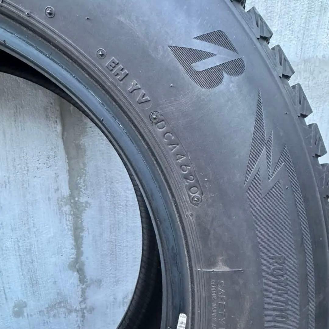 bj　BLIZZAK DM-V3 215/70R16 4本組のうち①