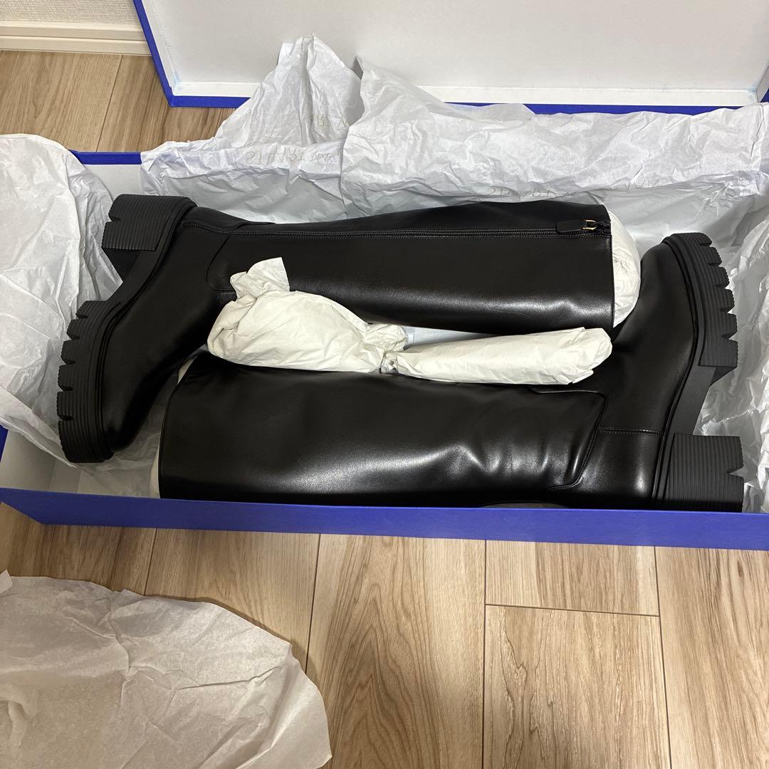新品STUART WEITZMAN ロングブーツ38 定価14.7万円
