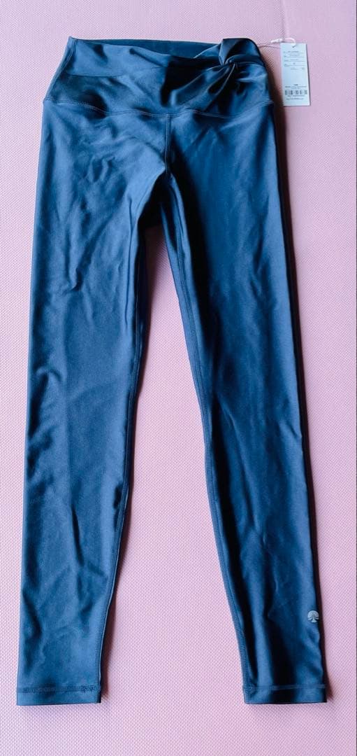 新品未使用【SUKALA】シャインストレッチツイストレギンス　スモークブルー　S