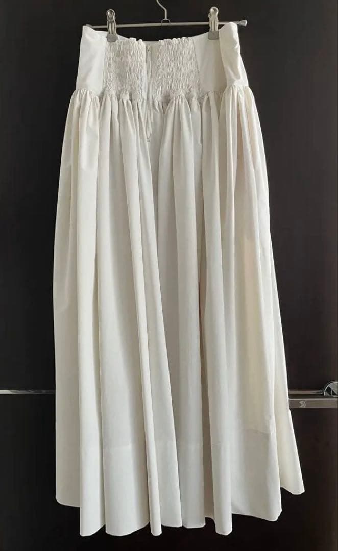 鈴木六夏　the9shop EVERYDAY Skirt エブリデイスカート　白