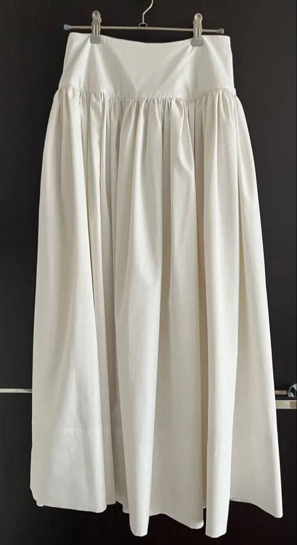 鈴木六夏　the9shop EVERYDAY Skirt エブリデイスカート　白