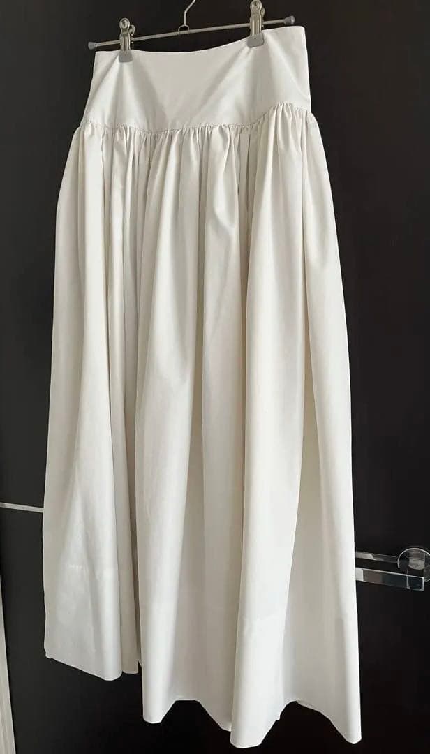 鈴木六夏　the9shop EVERYDAY Skirt エブリデイスカート　白