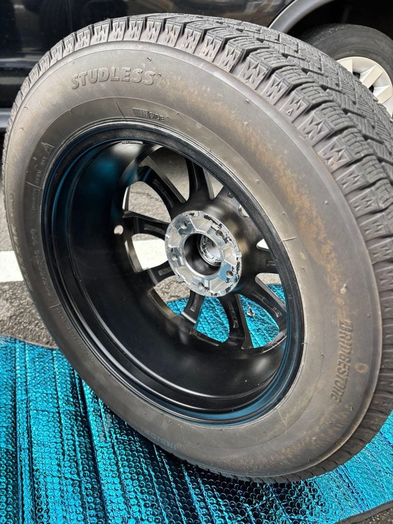 ブリザック 2025年製vrx3スタッドレスタイヤ 205/60R16バリ溝