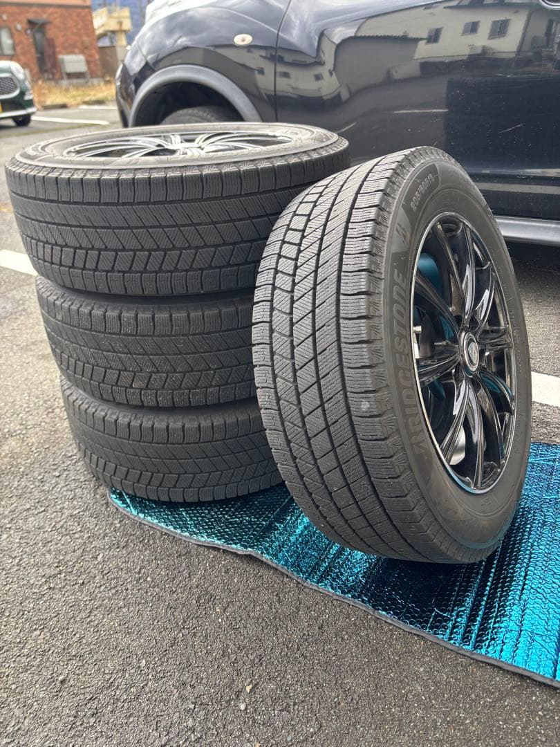 ブリザック 2025年製vrx3スタッドレスタイヤ 205/60R16バリ溝