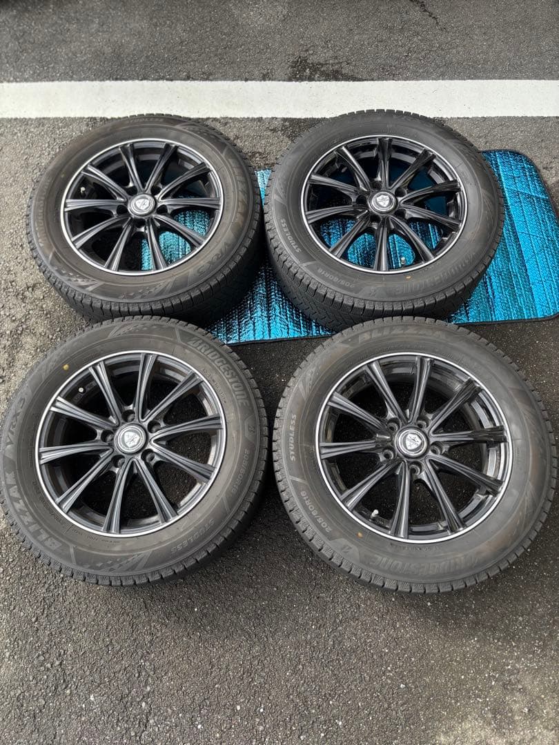ブリザック 2025年製vrx3スタッドレスタイヤ 205/60R16バリ溝