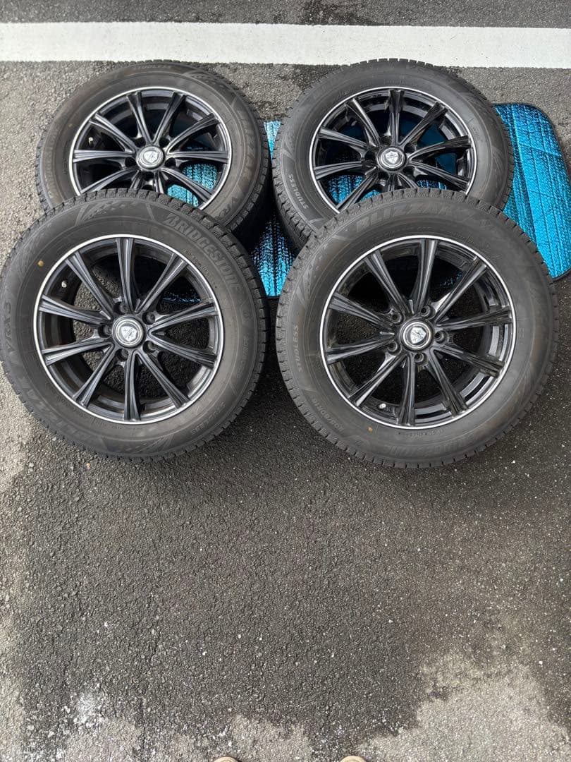 ブリザック 2025年製vrx3スタッドレスタイヤ 205/60R16バリ溝