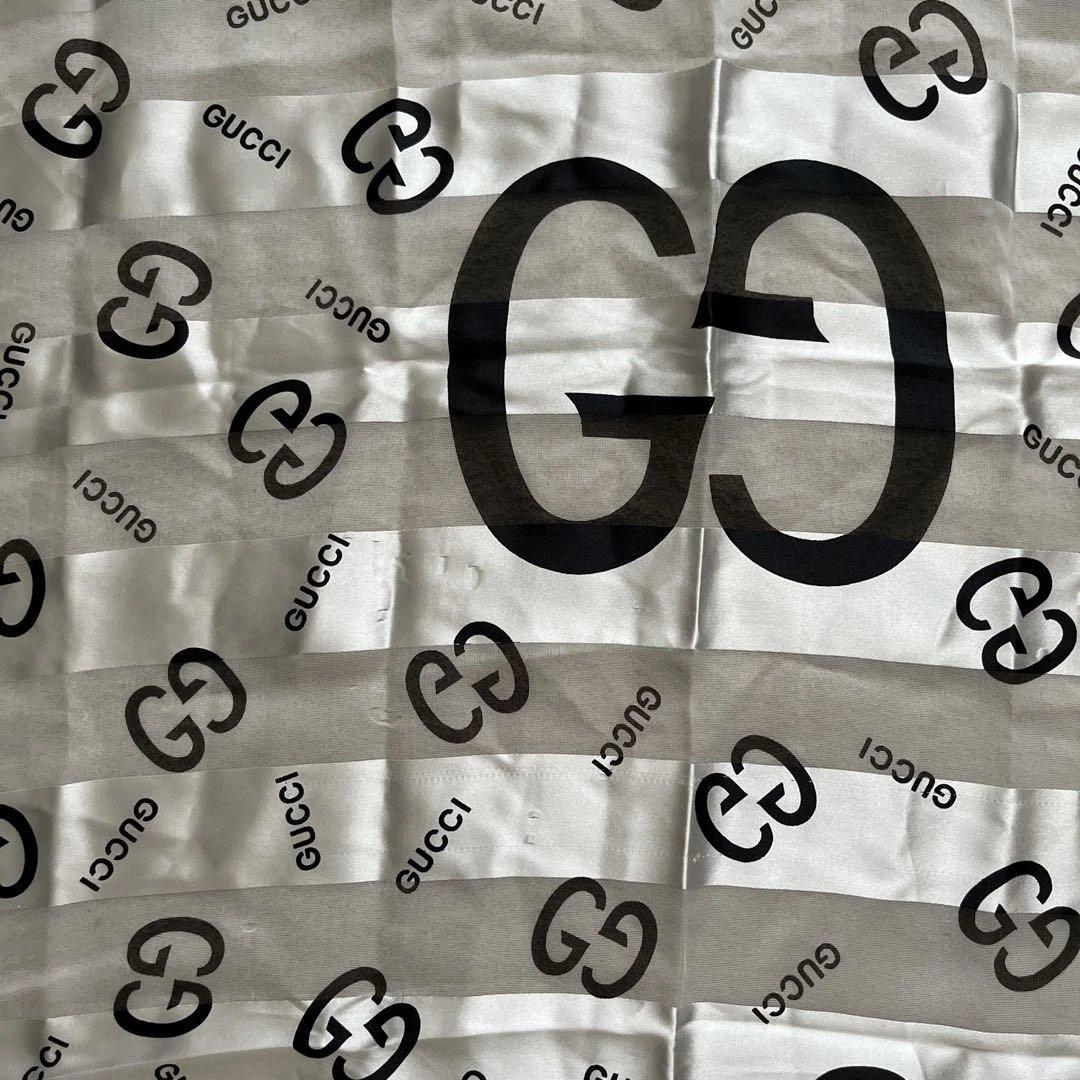 GUCCI ホワイト大判スカーフ100×100