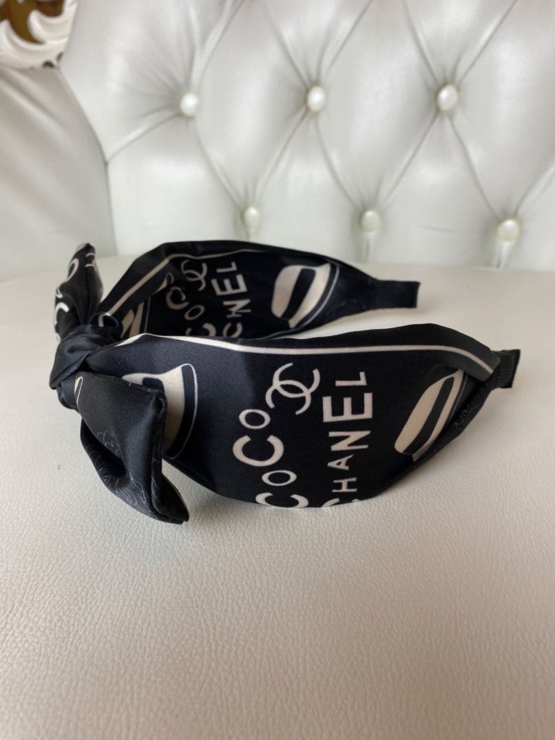 CHANEL ココマークカチューシャノベルティ新品未使用品❣️