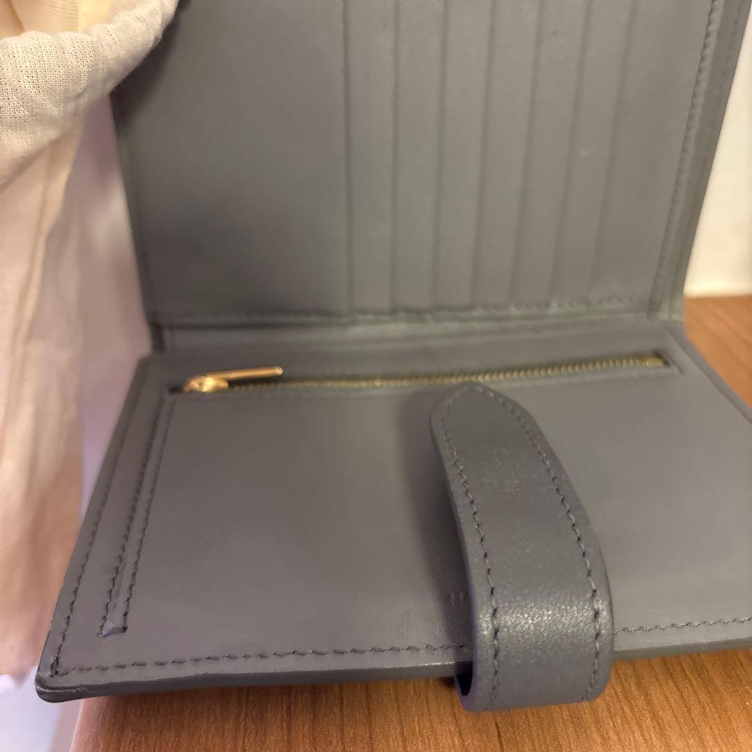 美品　CELINE グレー 二つ折り財布