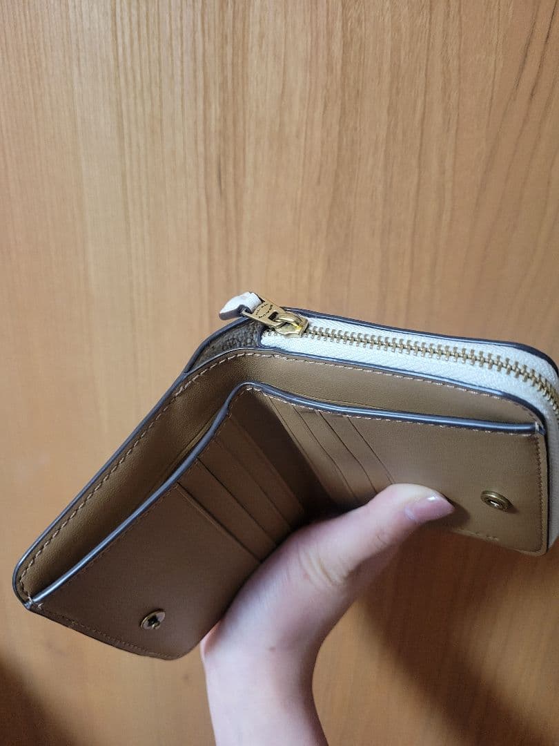 COACH二つ折り財布【美品】