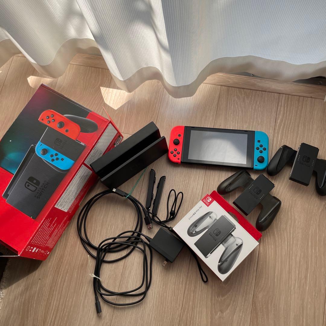 Nintendo Switch 本体 ＋Joy-Con充電グリップのおまけ付き