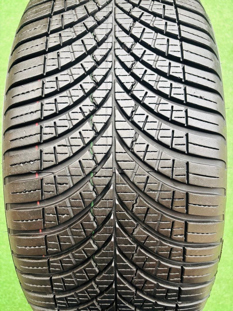 グッドイヤー ベクトル4シーズン. 225/45R17. 2024年フランス製。
