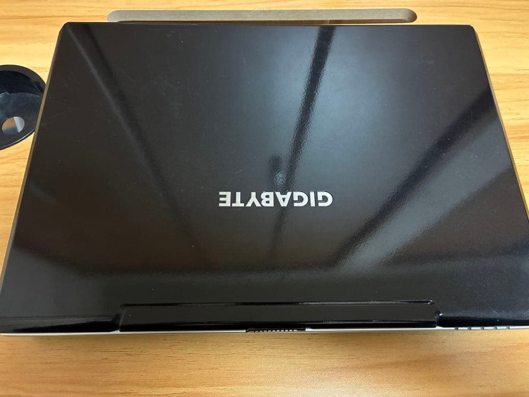 東芝ノートパソコン　B452/22GMとGIGABYTEのPCセット