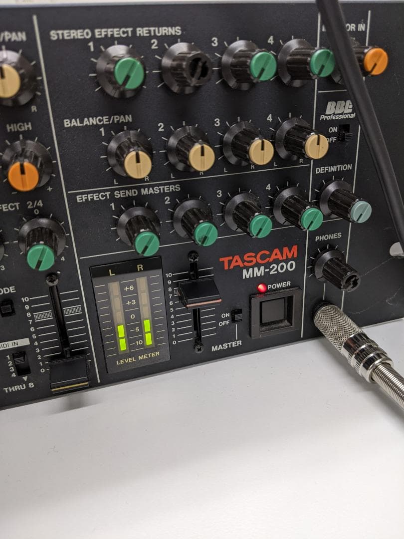 TASCAM タスカム MM-200 アナログミキサー ステレオ8チャンネル
