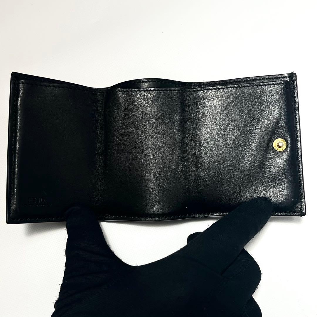 希少✨フェンディ 三つ折り財布 FFロゴ エフイズ エンボス レザー ブラック