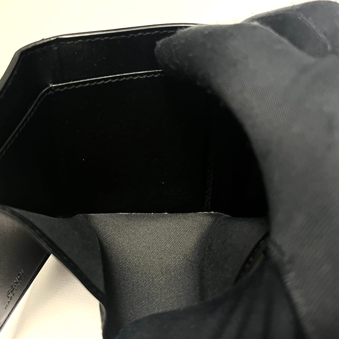 希少✨フェンディ 三つ折り財布 FFロゴ エフイズ エンボス レザー ブラック