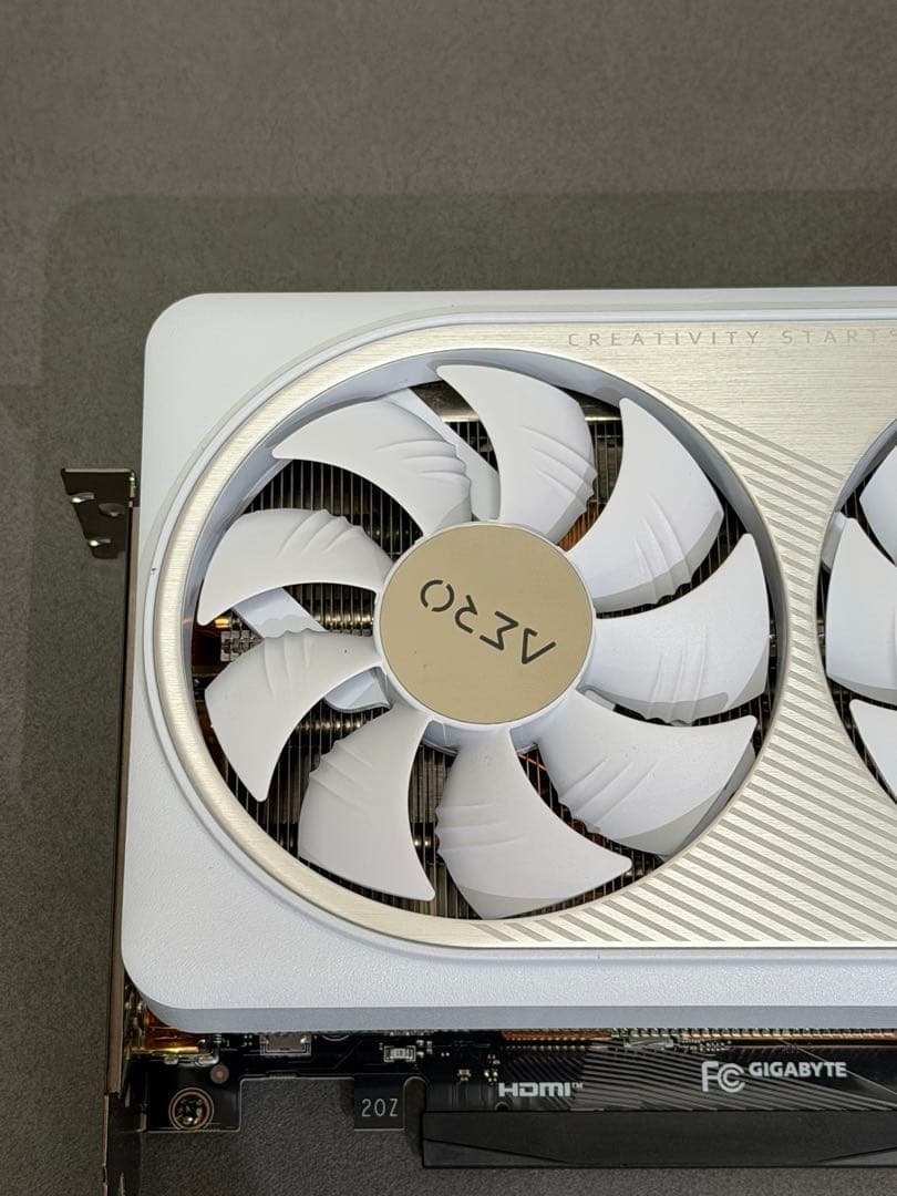 グラフィックボード・グラボ・ビデオカード GIGABYTE AERO OC SFF 16G RTX4070ti super