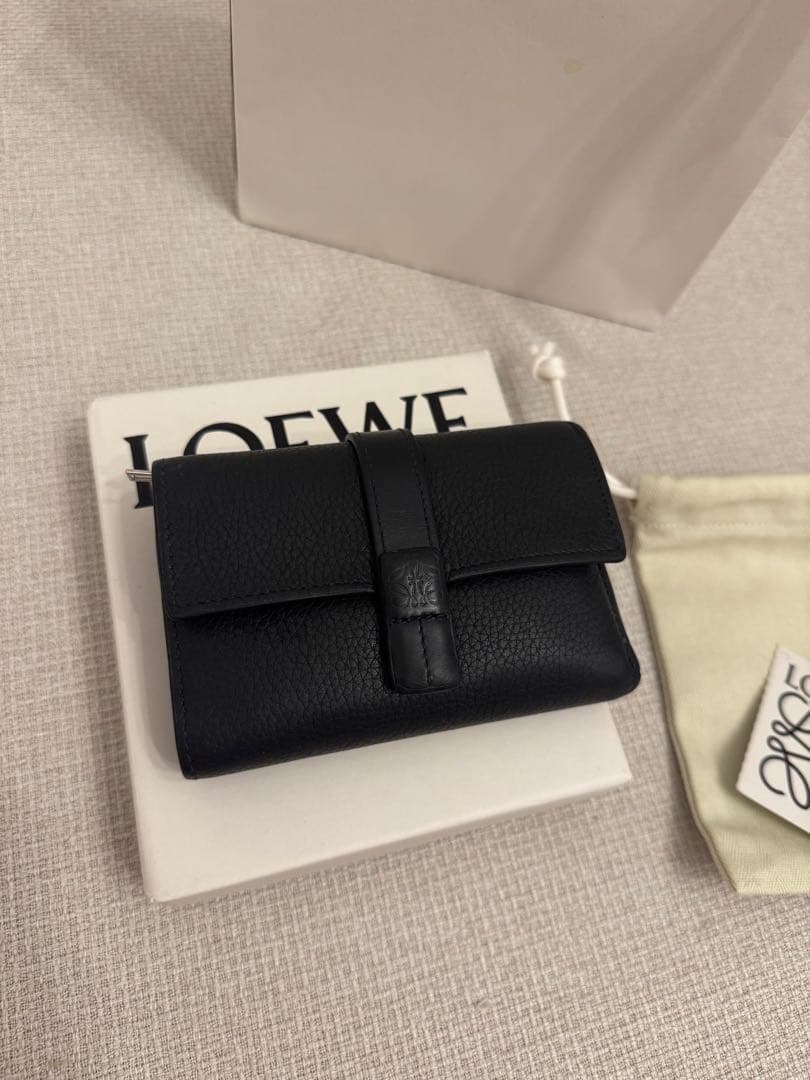 LOEWE ロエベスモールバーティカルウォレット ファ スナー折財布 黒 美品