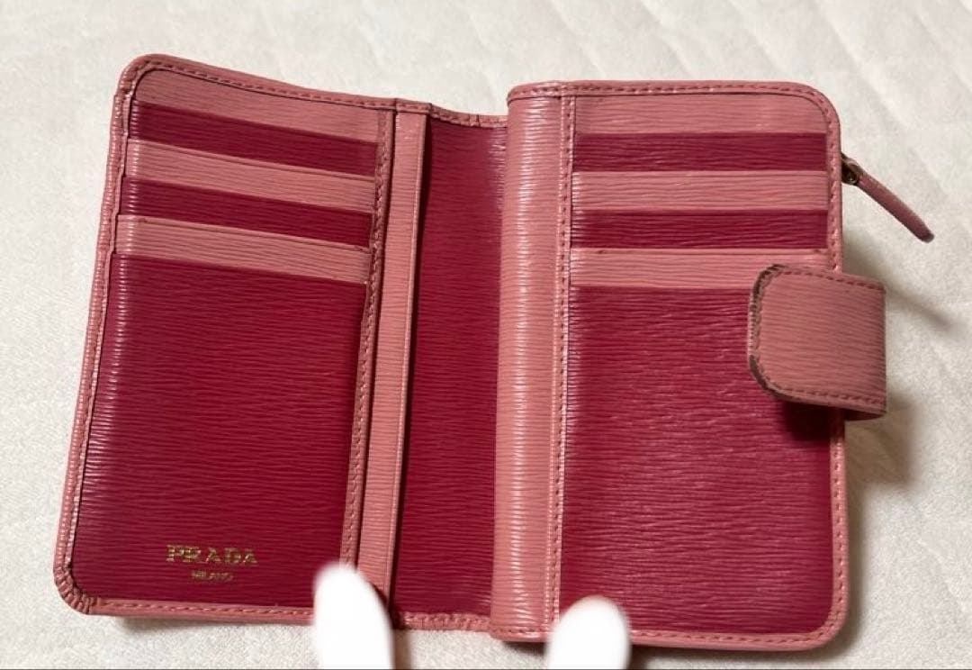フ*ち様 PRADA プラダ　二つ折り財布　サフィアーノレザー　バイカラー