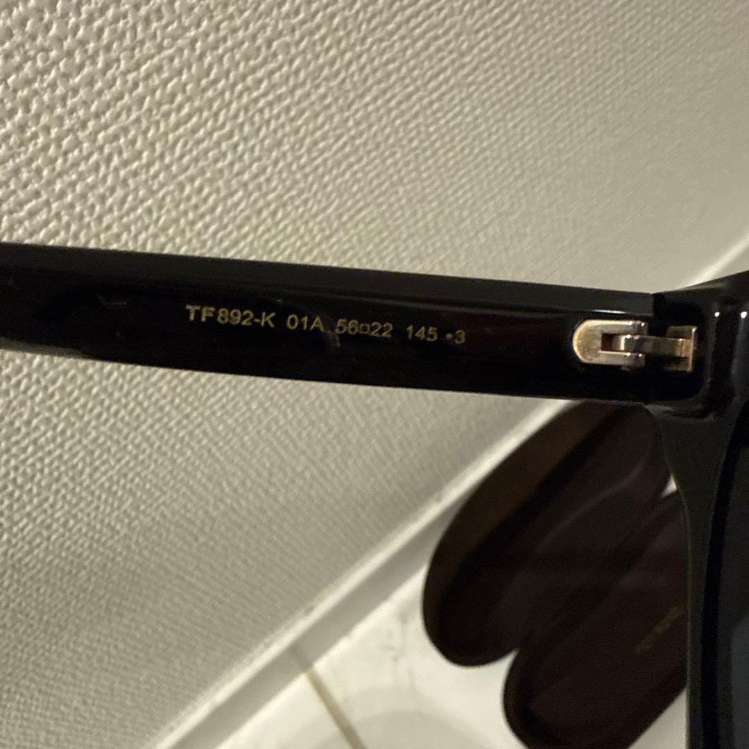 TOM FORD TF892-K ブラックサングラス