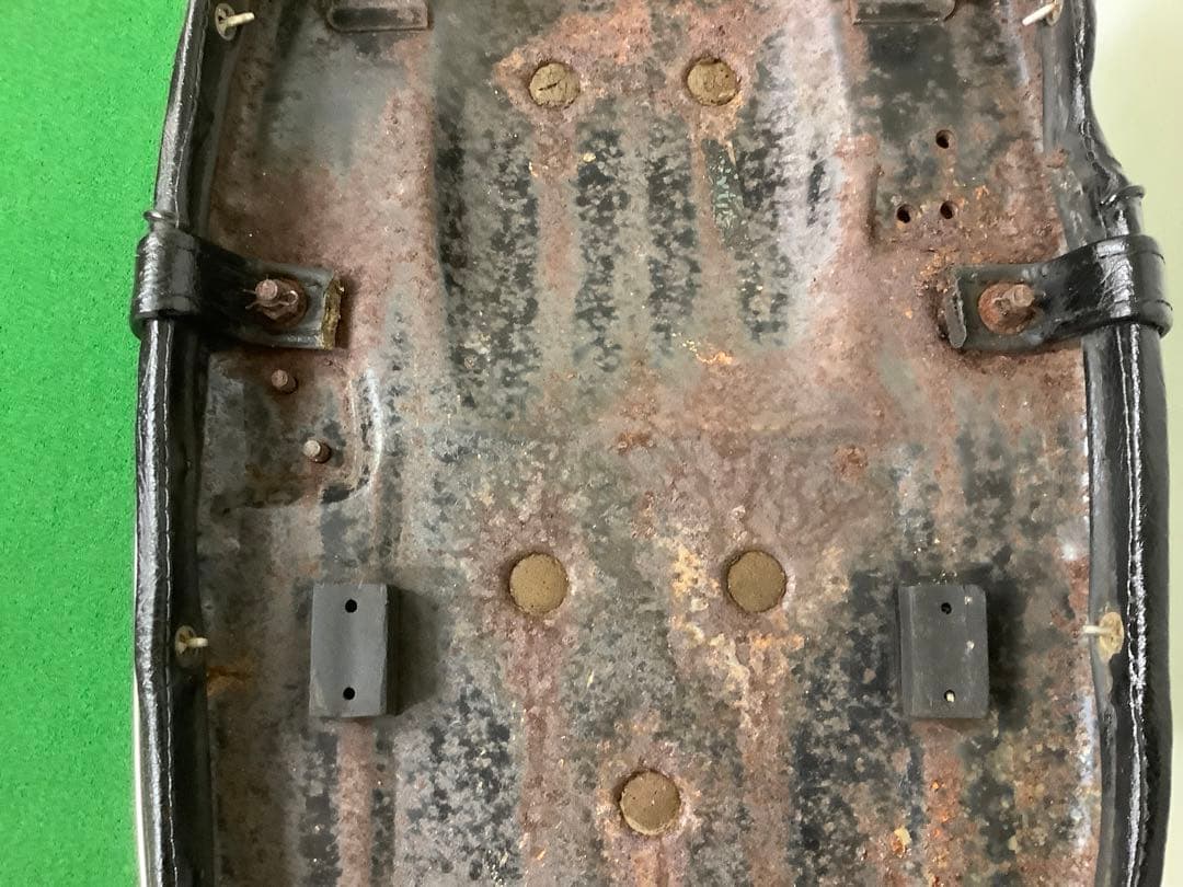 SUZUKI GT380 純正シート