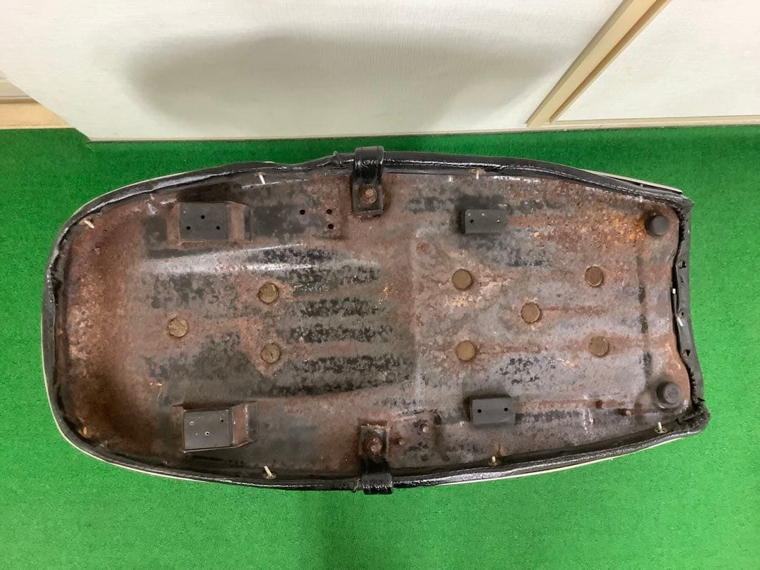 SUZUKI GT380 純正シート