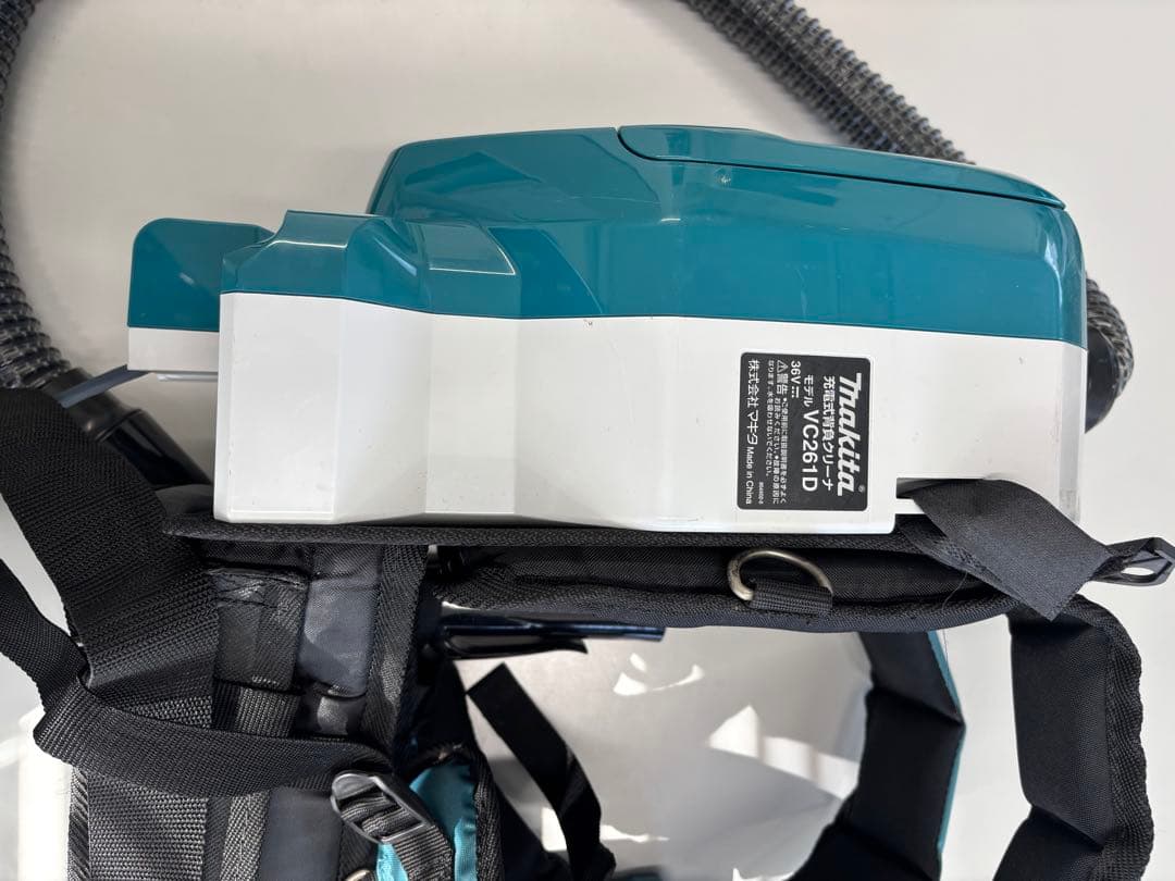 週末値下げ！！　 Makita HEPA 36V 背負い式掃除機　VC261Ｄ