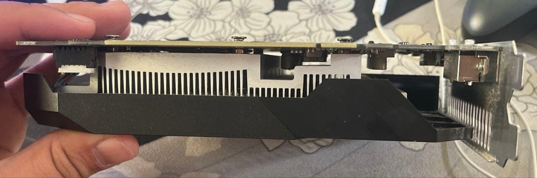 Asus GeForce GTX1650 シングルファン