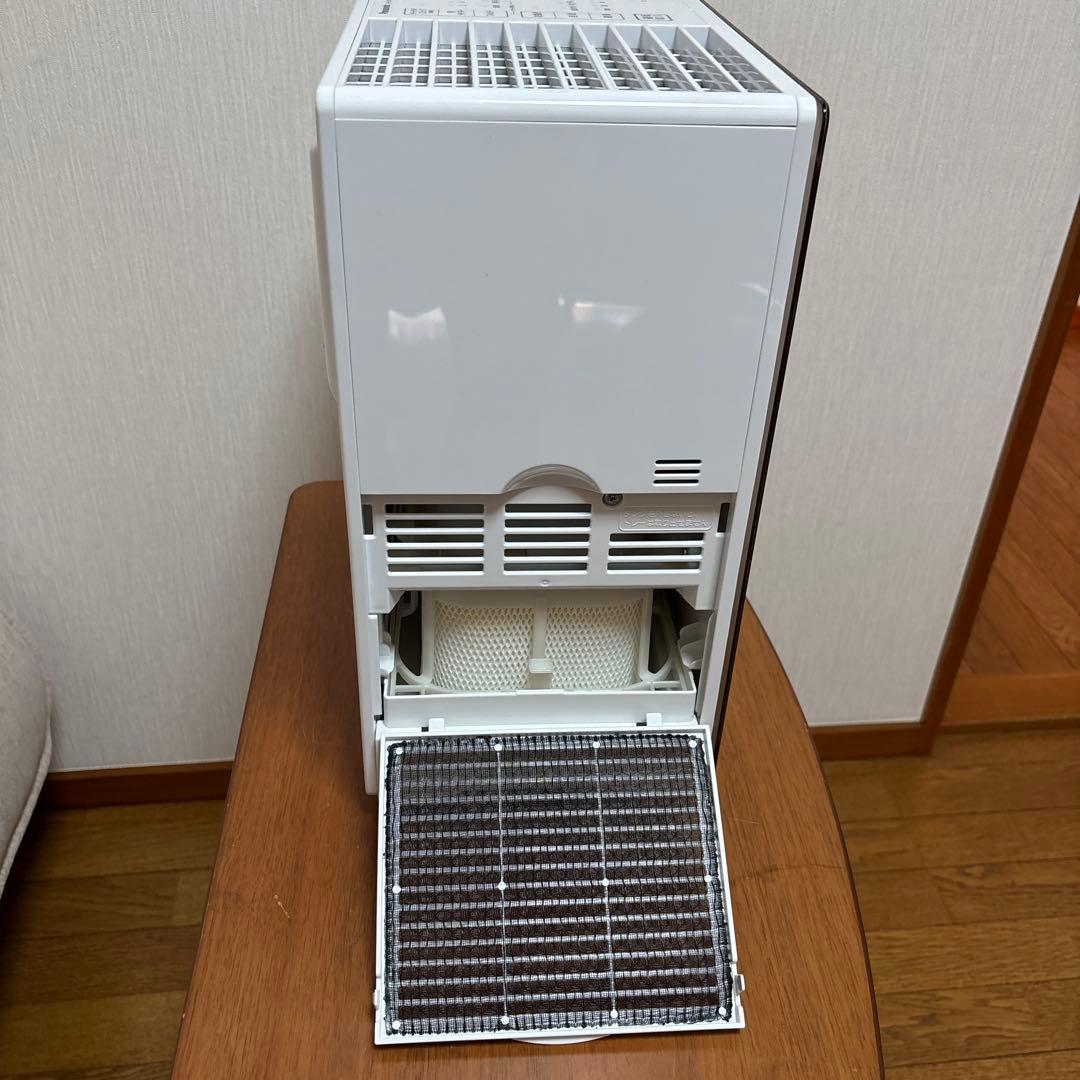 Panasonic ナノイー 置き型加湿器 ホワイト　品番FE -KXU07