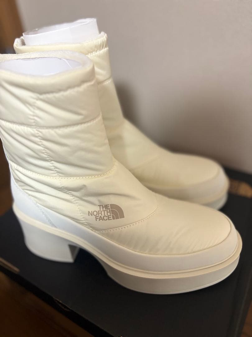 THE NORTH FACE カルミア ヌプシ ブーツ 24.0cm ホワイト