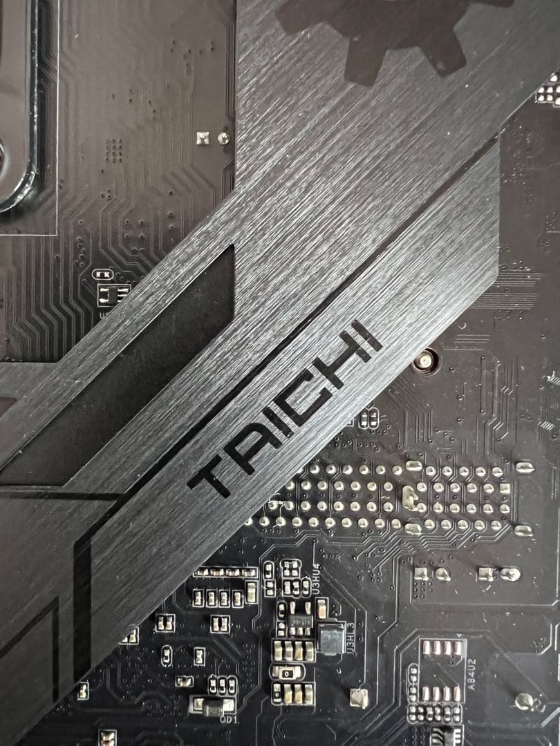 ASRock X570 Taichi マザーボード