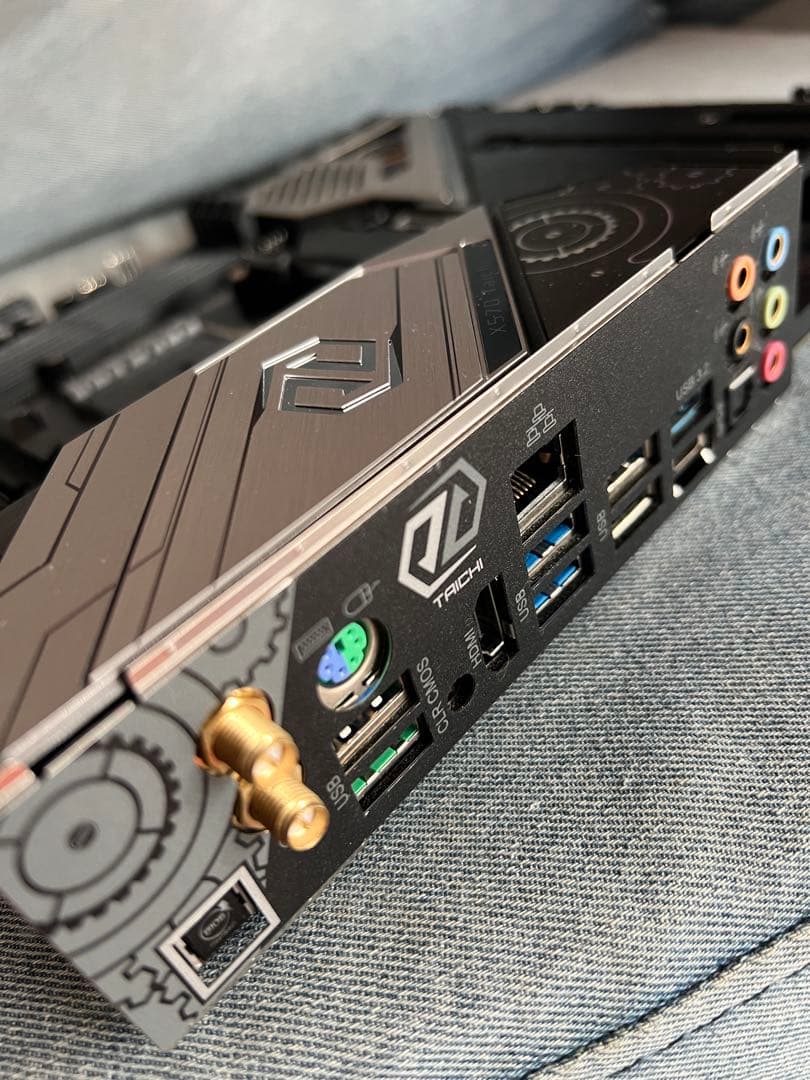 ASRock X570 Taichi マザーボード