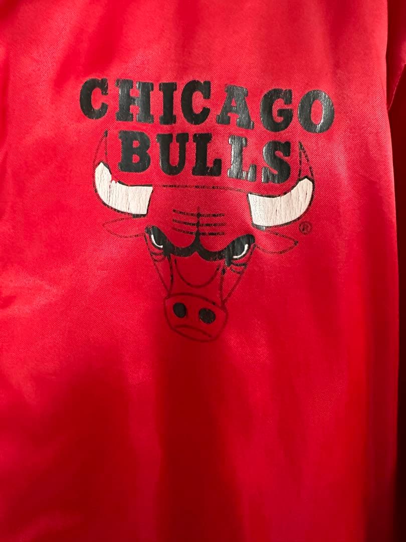 Chicago Bulls ボンバージャケット 赤 NBA