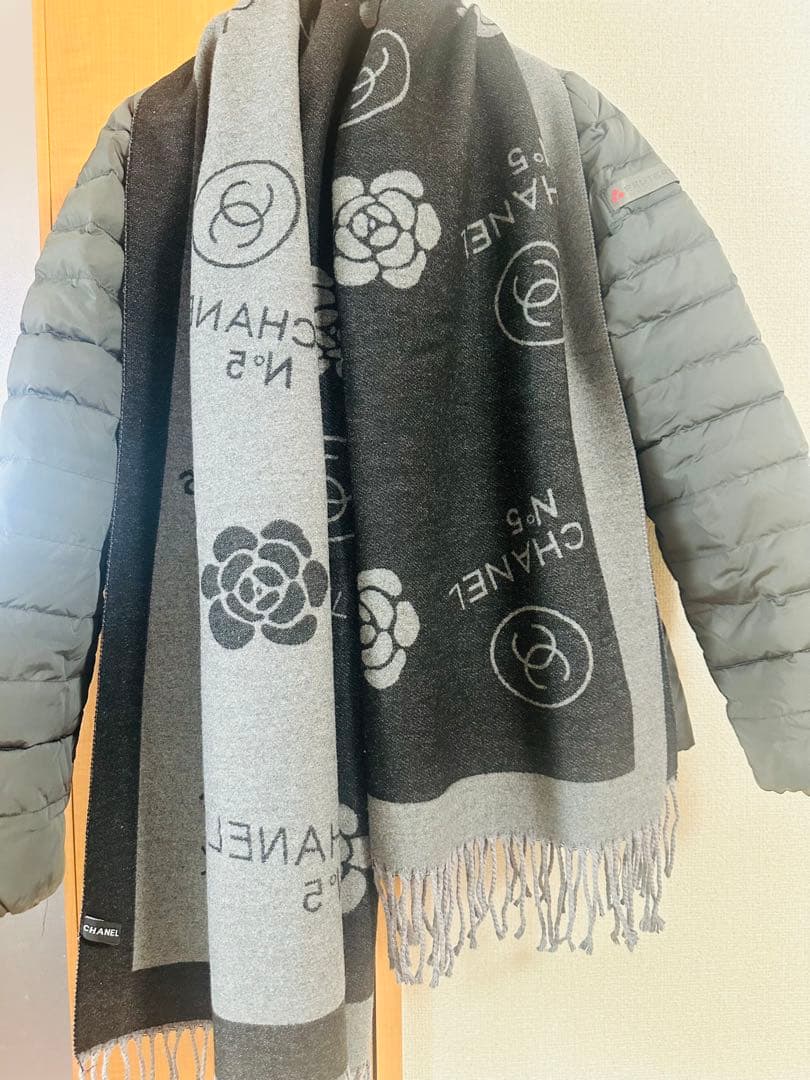 CHANEL ロゴ入り ストール グレー ブラック(170cm×63cm)