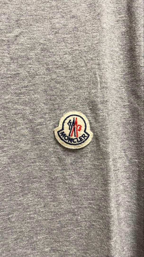 MONCLER グレー Tシャツ