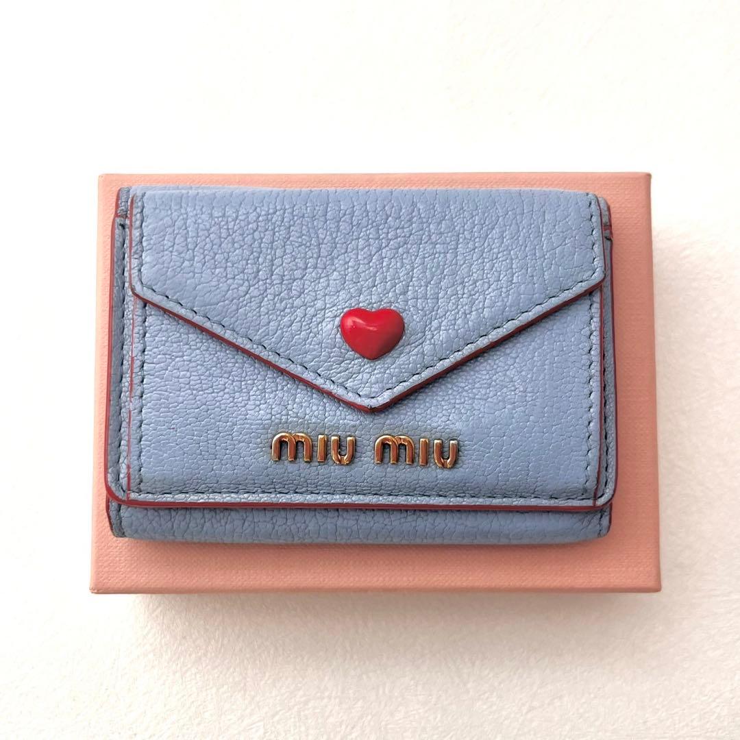 美品 miu miu ミュウミュウ マドラス ラブレター 折り財布　0211-④
