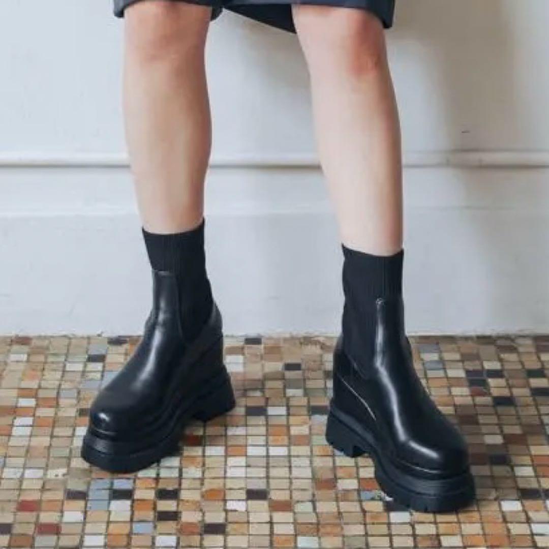 【ふかふか・クッション入り】11cmニットショートブーツ