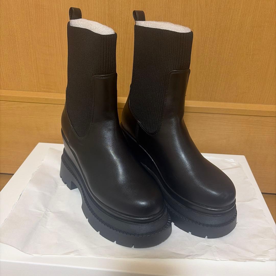 【ふかふか・クッション入り】11cmニットショートブーツ